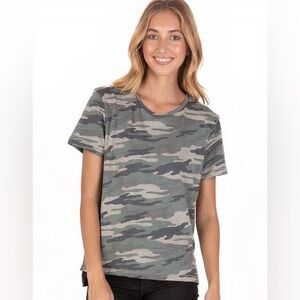 NWT LAmade Camo Print Short Sleeve Knit Top - Size XL
